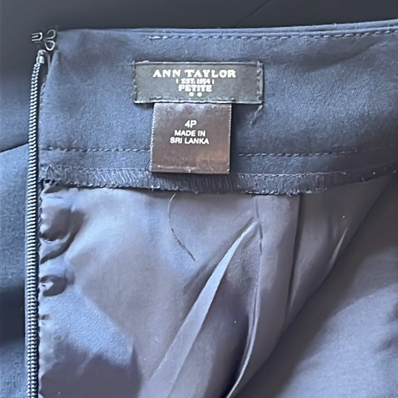 Ann Taylor Pencil Skirt 4P - Picture 4 of 6
